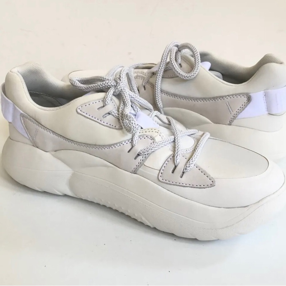UGG LA CLOUD LACE WHITE SUEDE SNEAKER SHOES